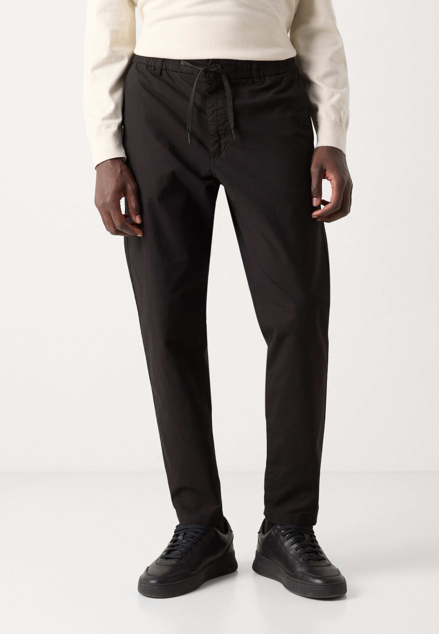 Pantalon BOSS TAPERED noir