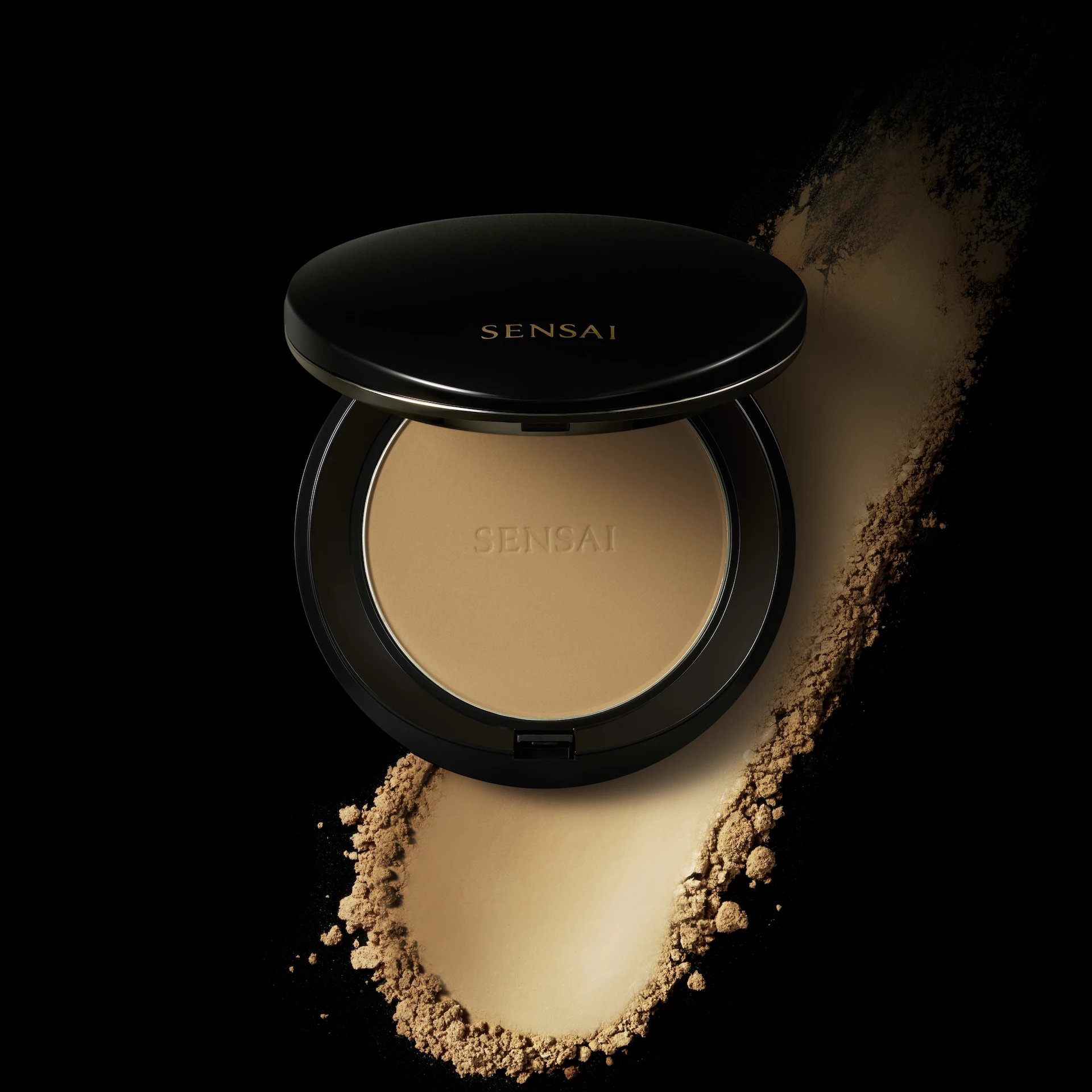 Total Finish tekući puder u boji TF204 Almond Beige - SENSAI