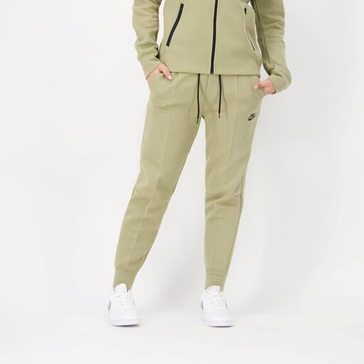 Nike Tech