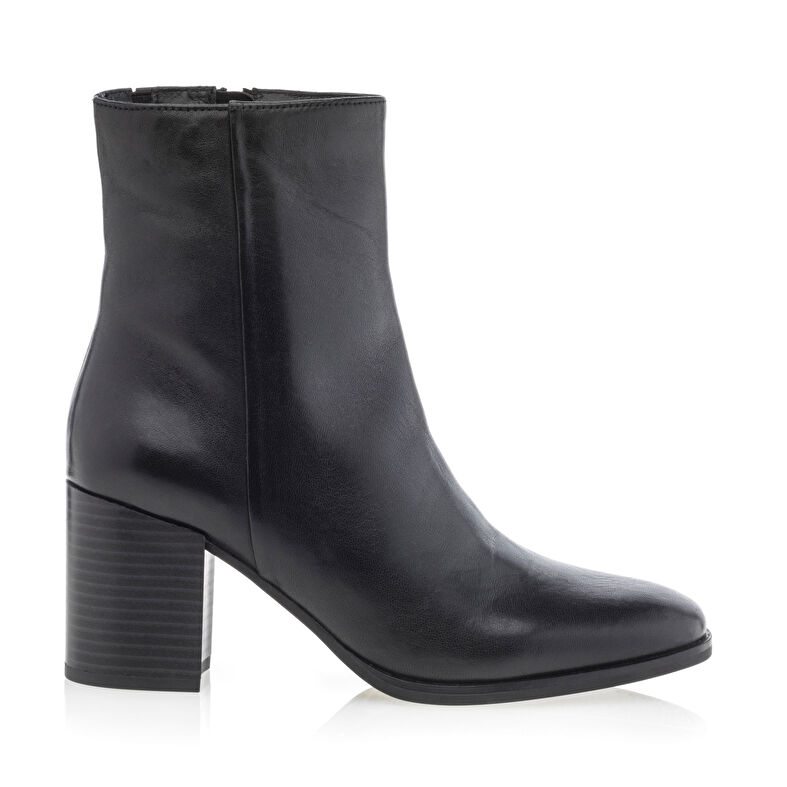 Schwarze Damenstiefel / Stiefeletten