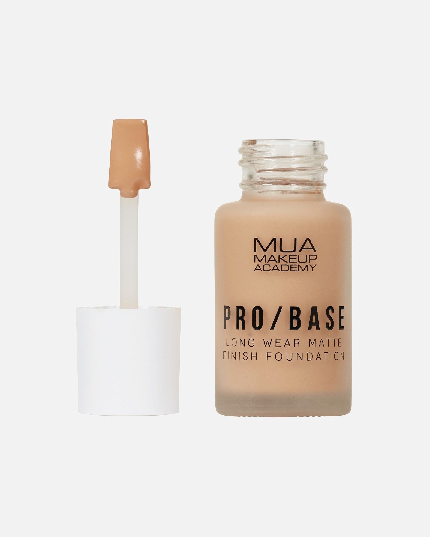 MUA Makeup Academy Foundation PRO / BASE Ilgai dengtas makiažo pagrindas, matinis atspalvis – 30 ml