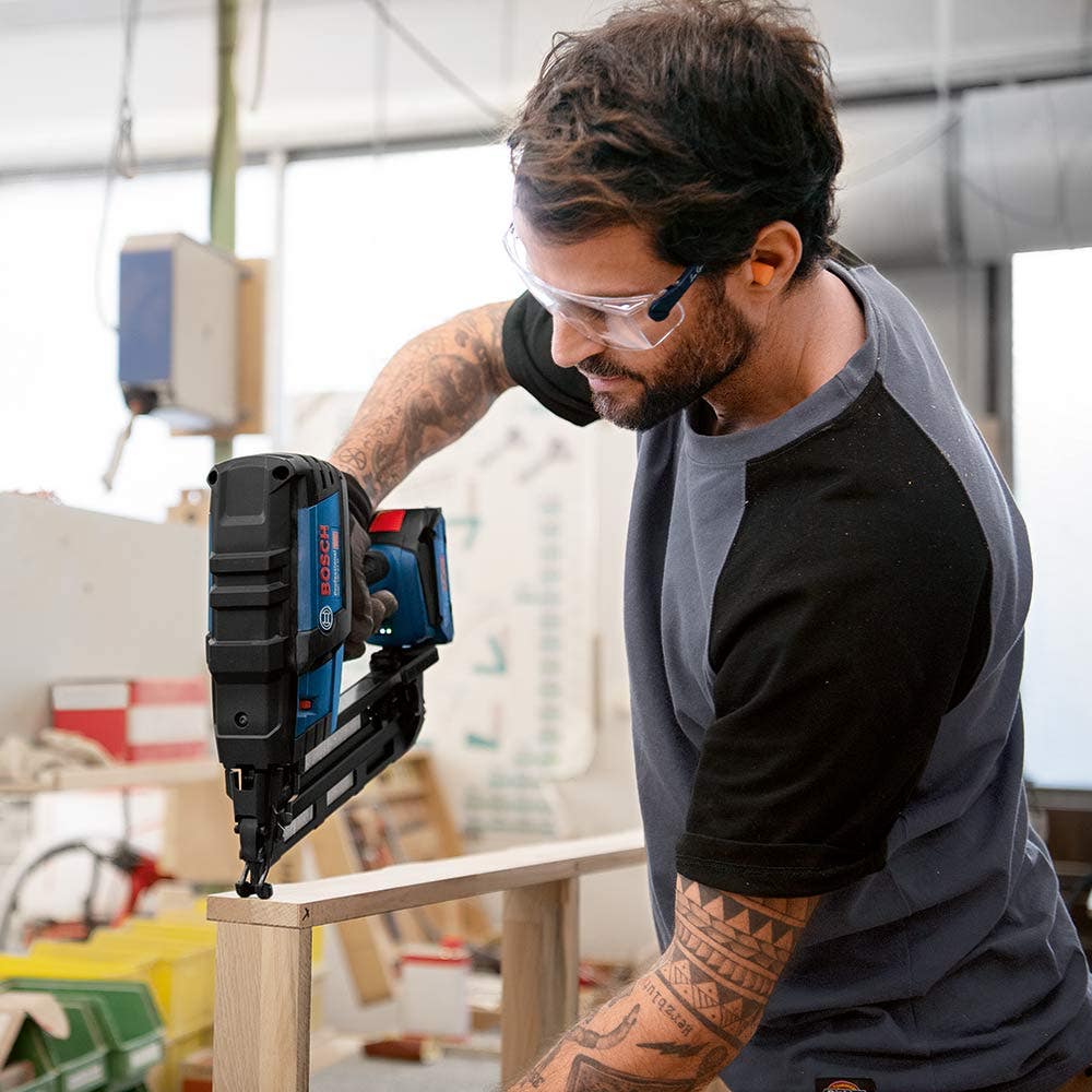 BOSCH 18V 32-64mm Oberflächennagler GNH 18V-64 M 0.601.481.040