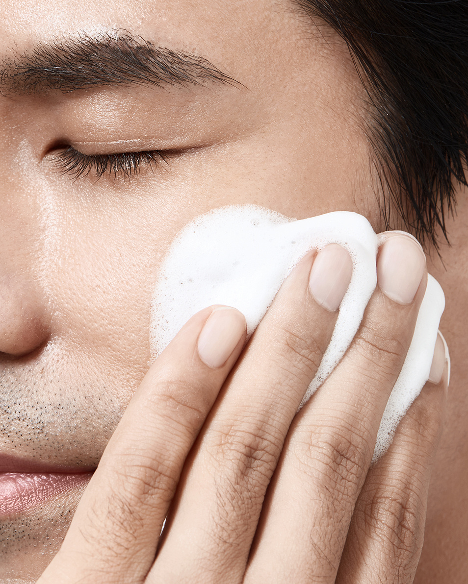 SHISEIDO MEN DECURĂȚARE A TENULUI