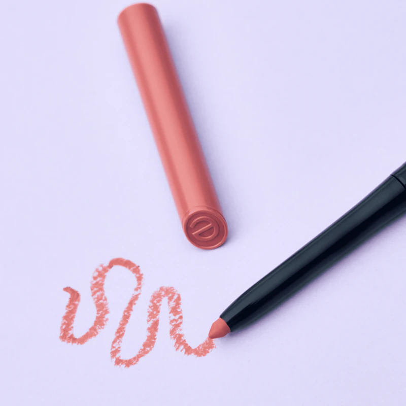 lápis labial matte essence 8h Matte Comfort com apontador