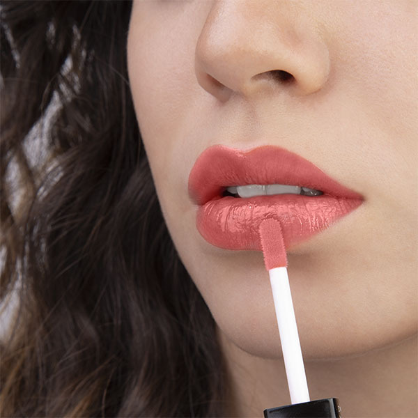 LOLA MAKE UP Varig intens farget lipgloss 023 Lotus