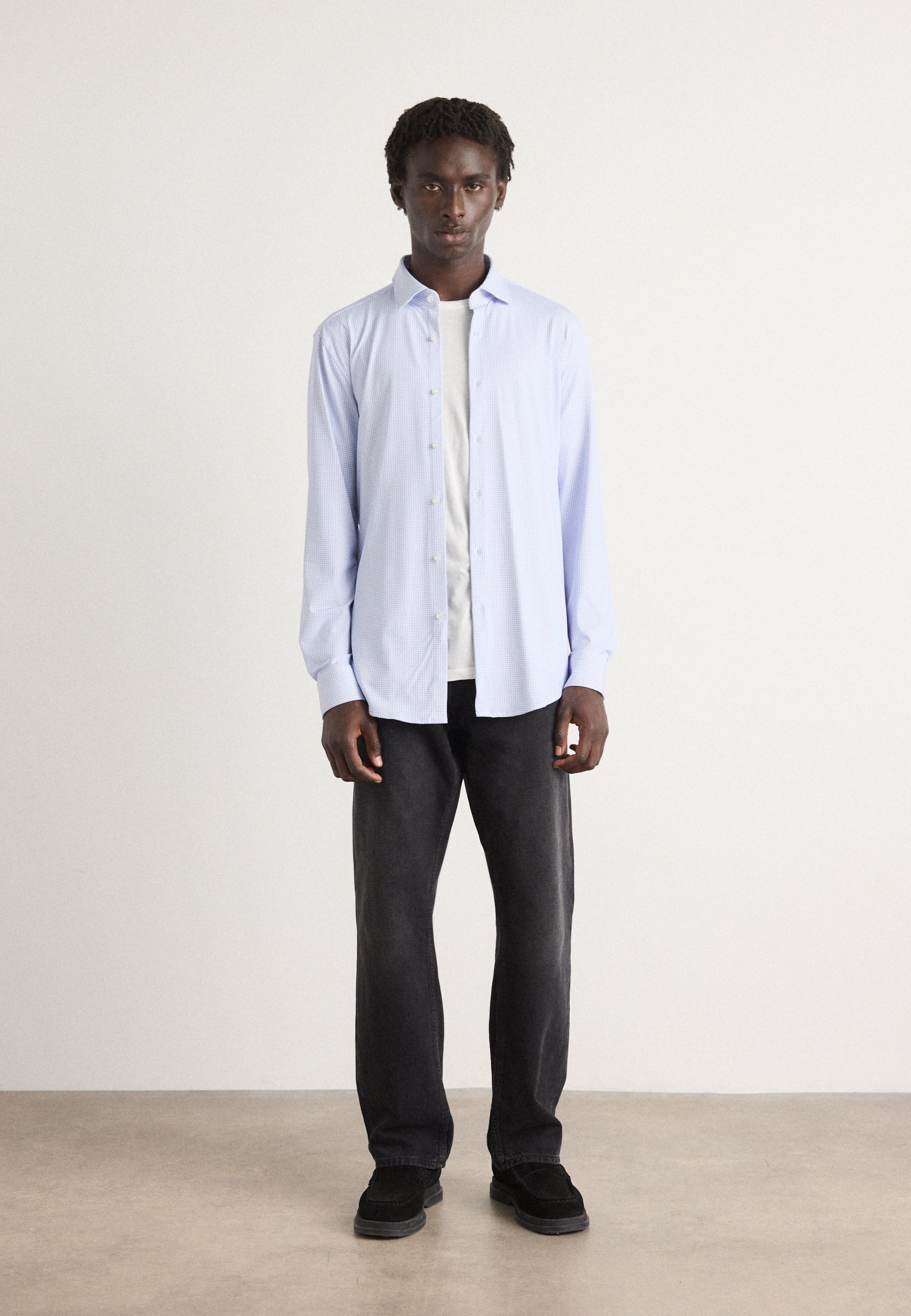 HUGO KENNO - Shirt - licht pastelblauw