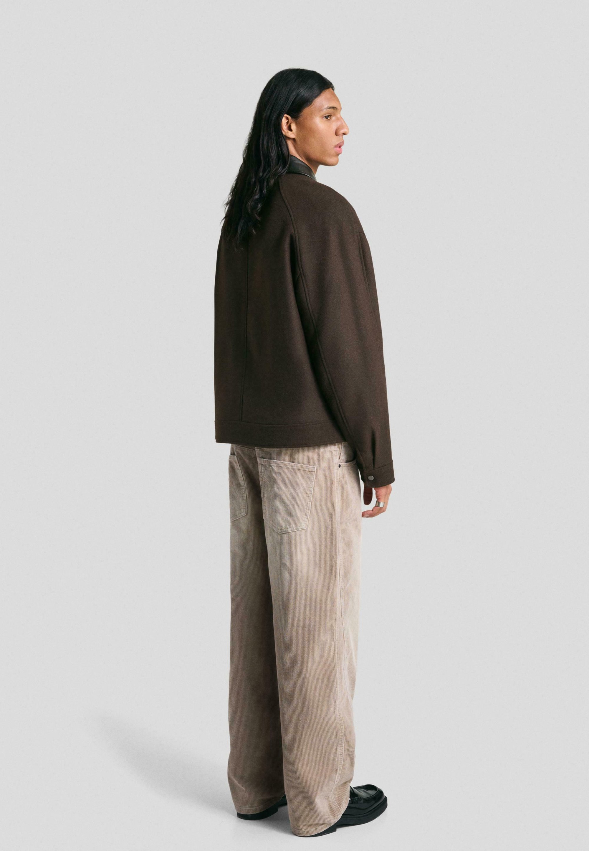 Bershka CONTRAST COLLAR - Giacca leggera - marrone scuro