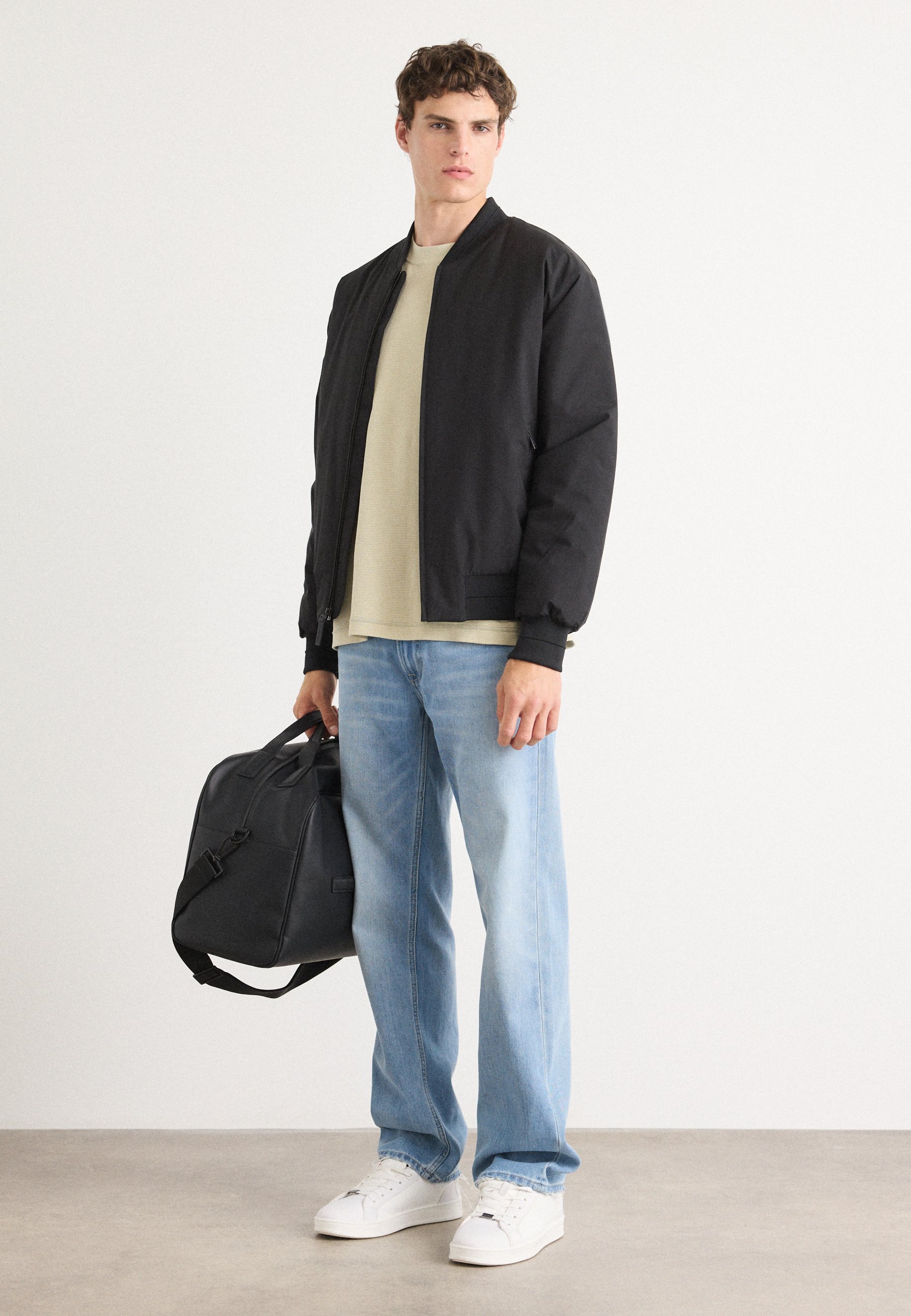 Calvin Klein SPORTSWEAR HERO - Kurtka typu bomber - czarna