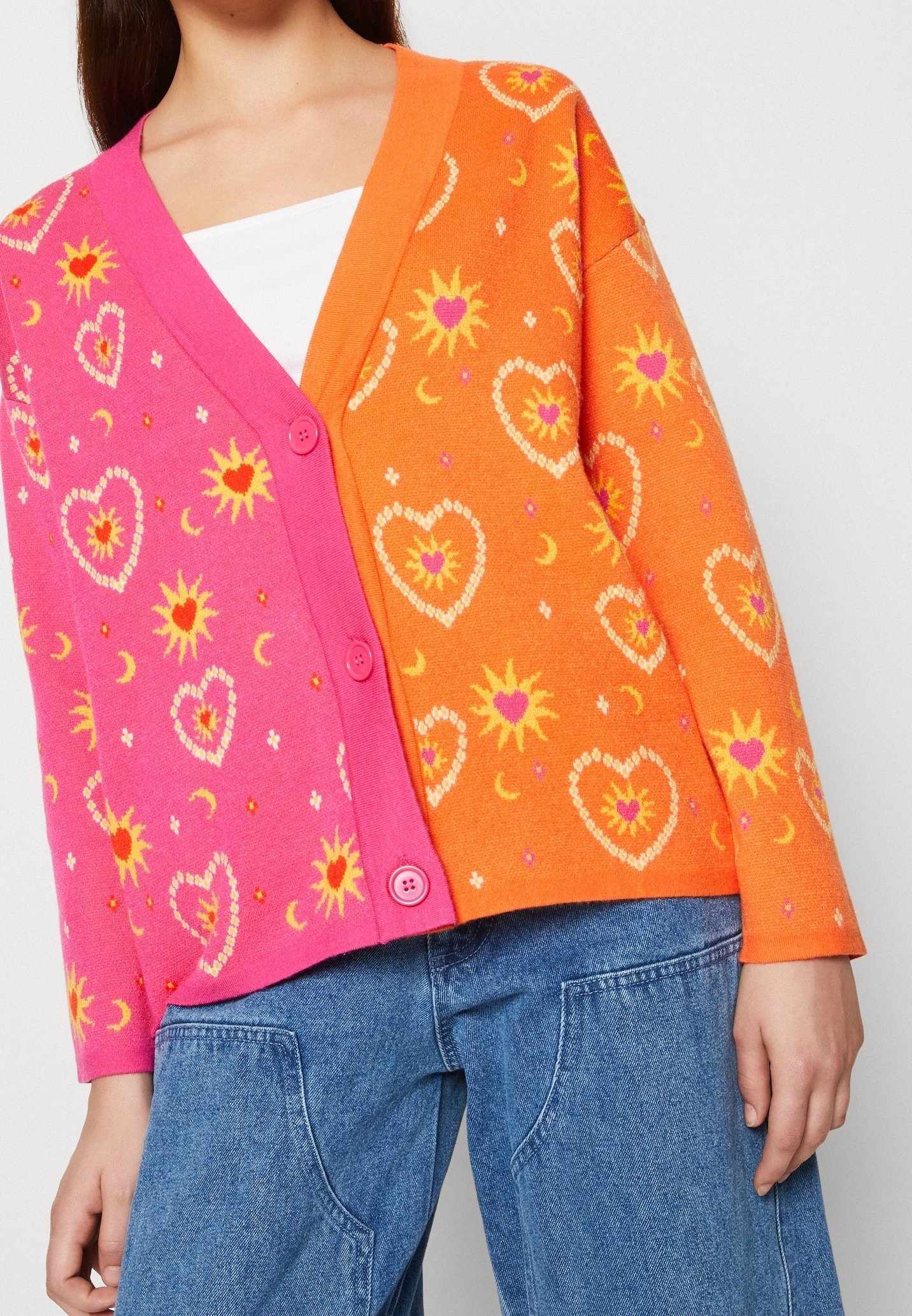 Strickjacke „Never Fully Dressed“ – mehrfarbig