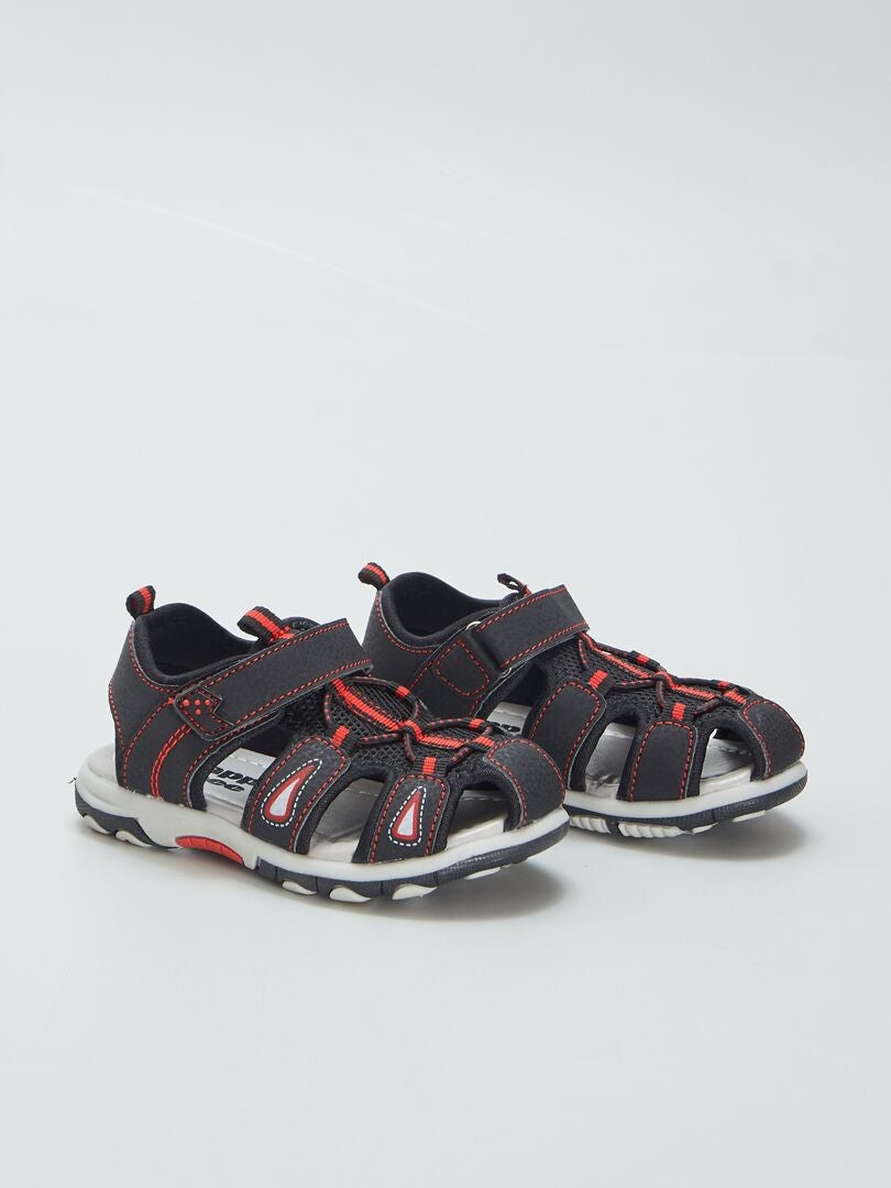 Gesloten sportsandalen - ZWART
