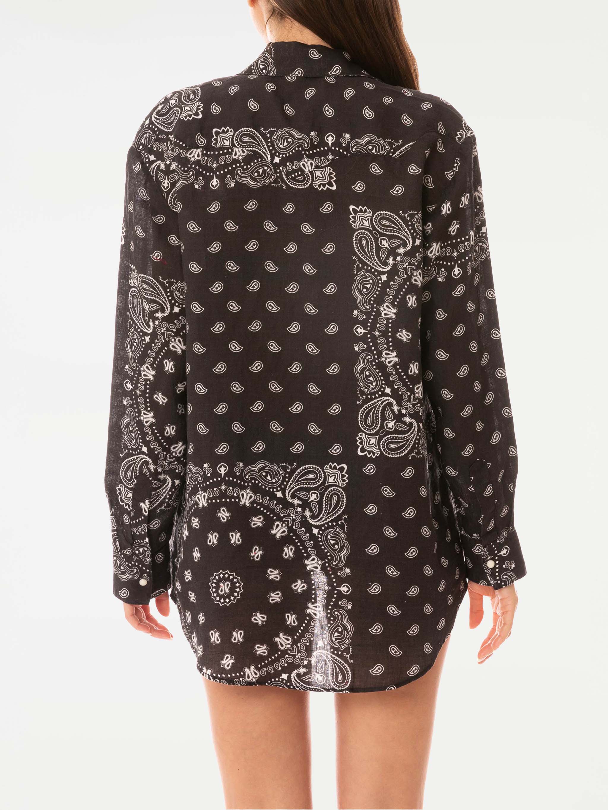 Camicia nera in lino con passamanerie