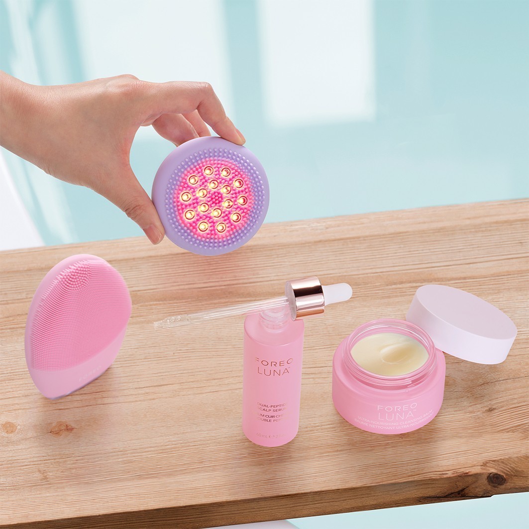 FOREO tretman za kosu LUNA™ LUNA™ 4 Hair 2-u-1 LED masažer za vlasište - 111 g