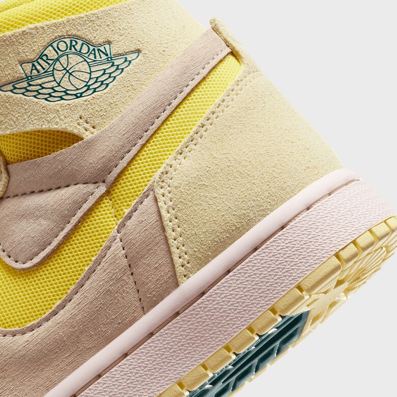 WMNS Air Jordan 1 Zoom Comfort 2