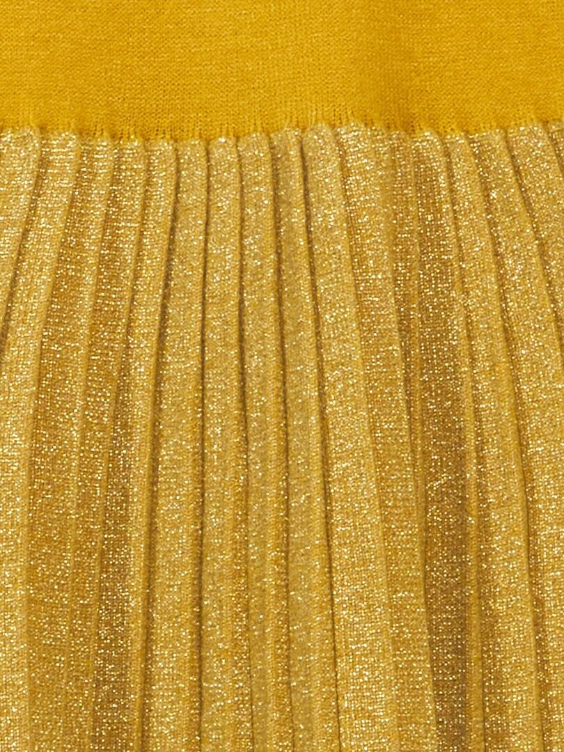 Jurk van twee materialen: tricot en geplooide rok - GEEL