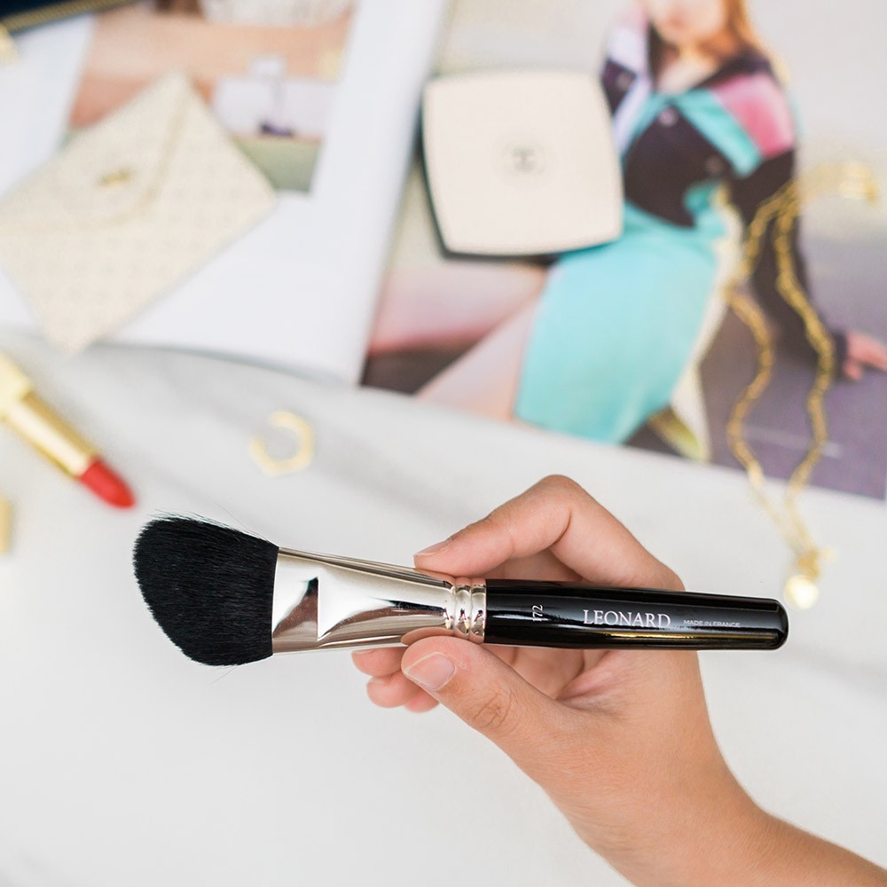 Leonard brushes Pinceau blush plat bombé