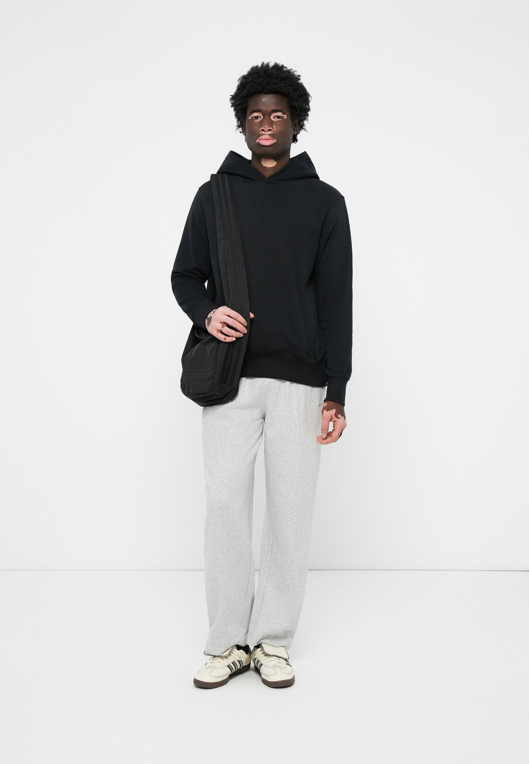 Moletom Ellesse MADONE OH - Preto