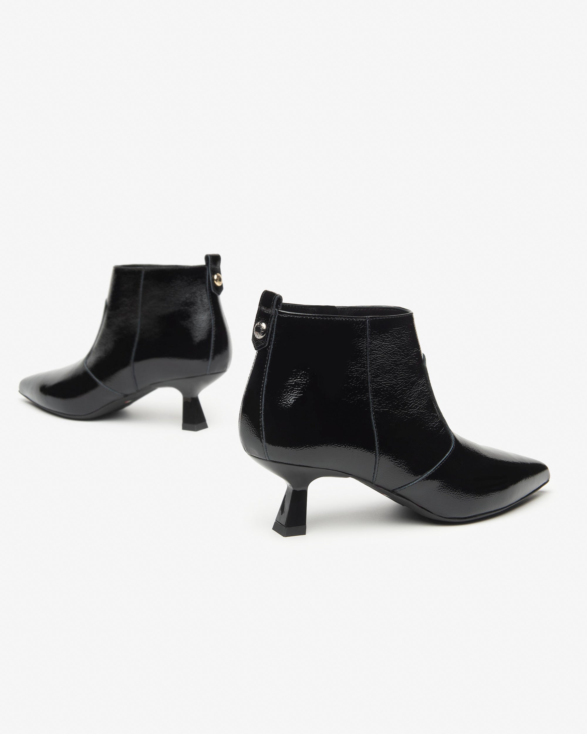  Damen-Ankle-Boots aus Lackleder