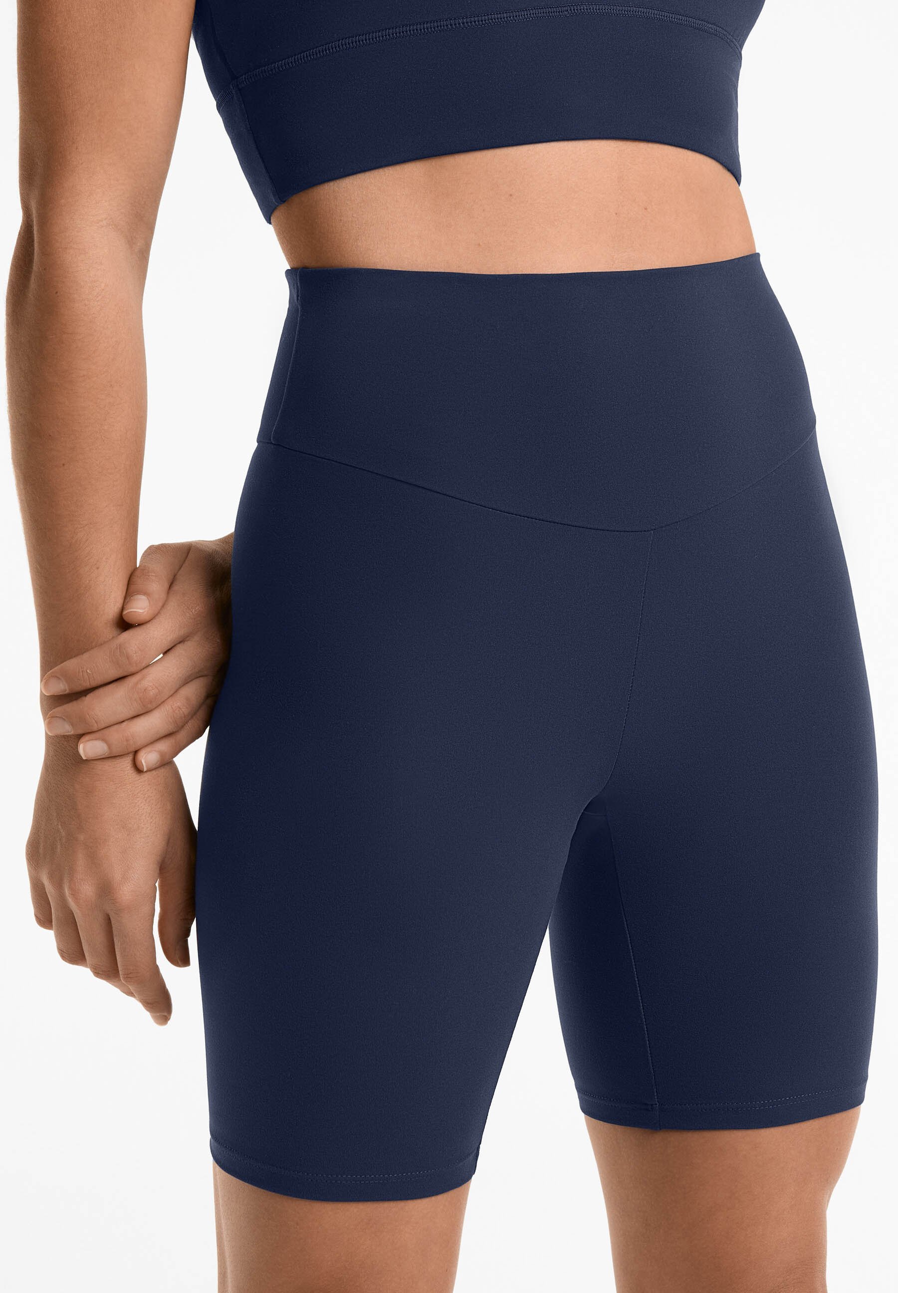Short de sport OYSHO COMFORTLUX taille haute 20 cm - bleu foncé