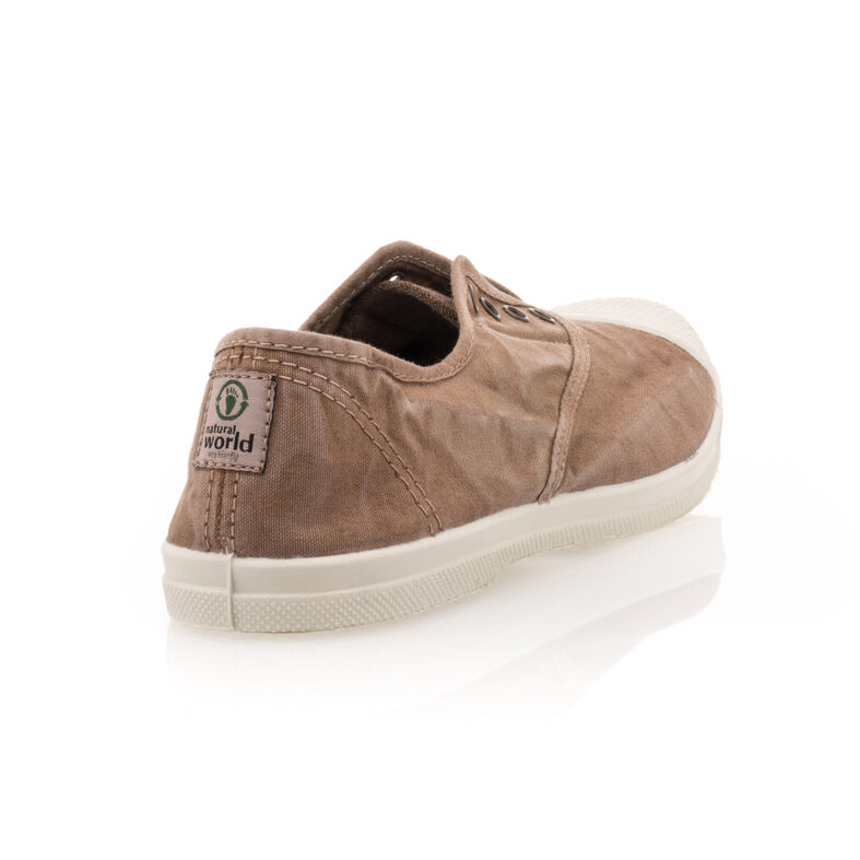 Zapatillas deportivas para mujer color beige.
