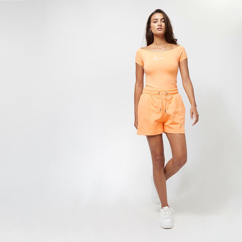 Pantalones cortos deportivos pequeños con el logo de la marca