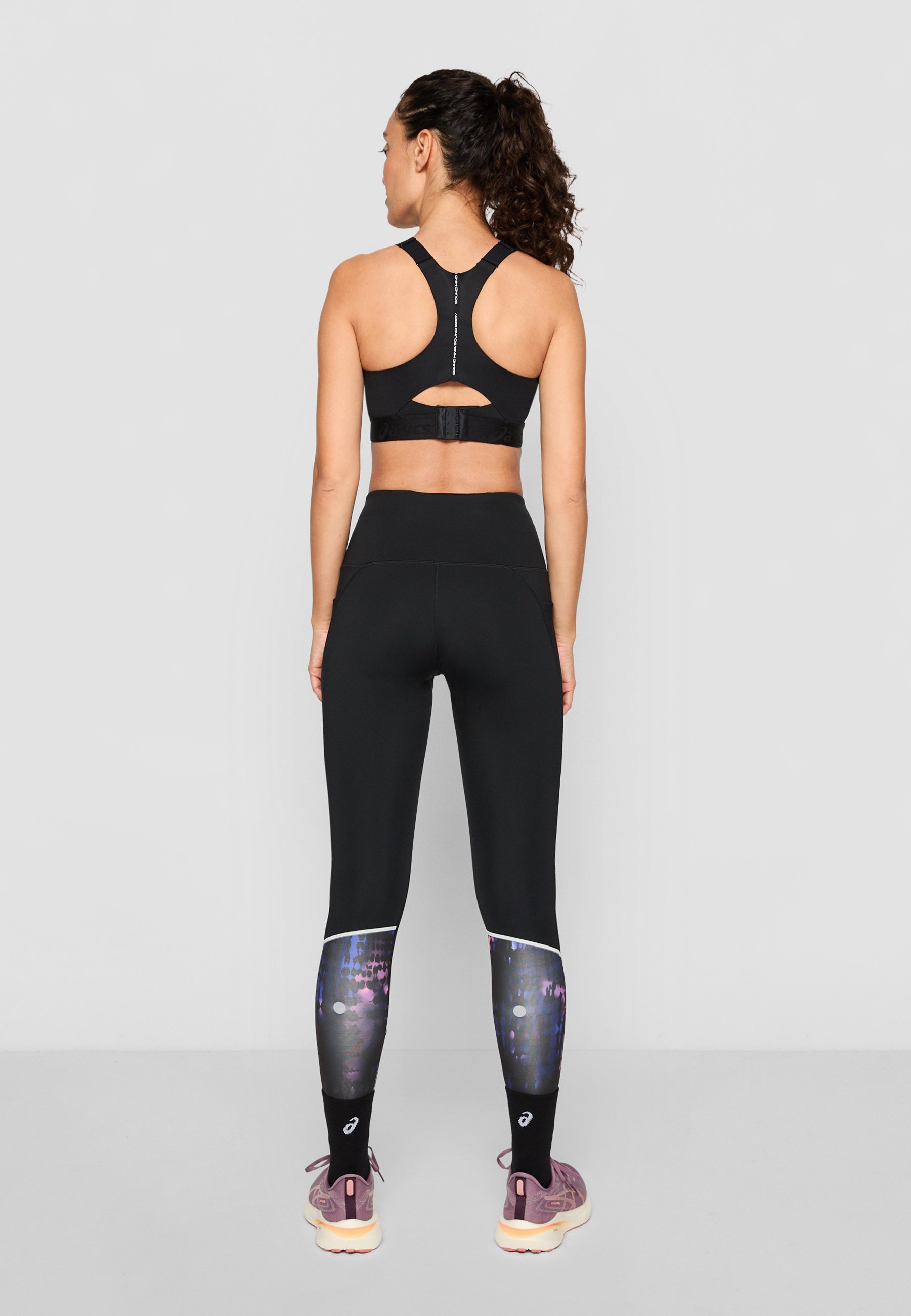 Reggiseno sportivo ASICS ROAD COMBINATION - Reggiseno sportivo ad alto supporto - nero performante