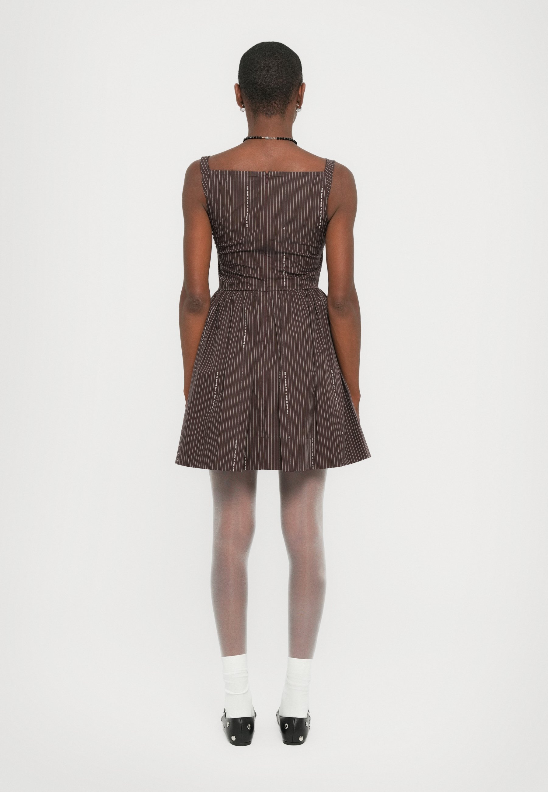 Robe Mini Sunday de Vivienne Westwood - Robe de cocktail / Robe de soirée - Dégustation de vins