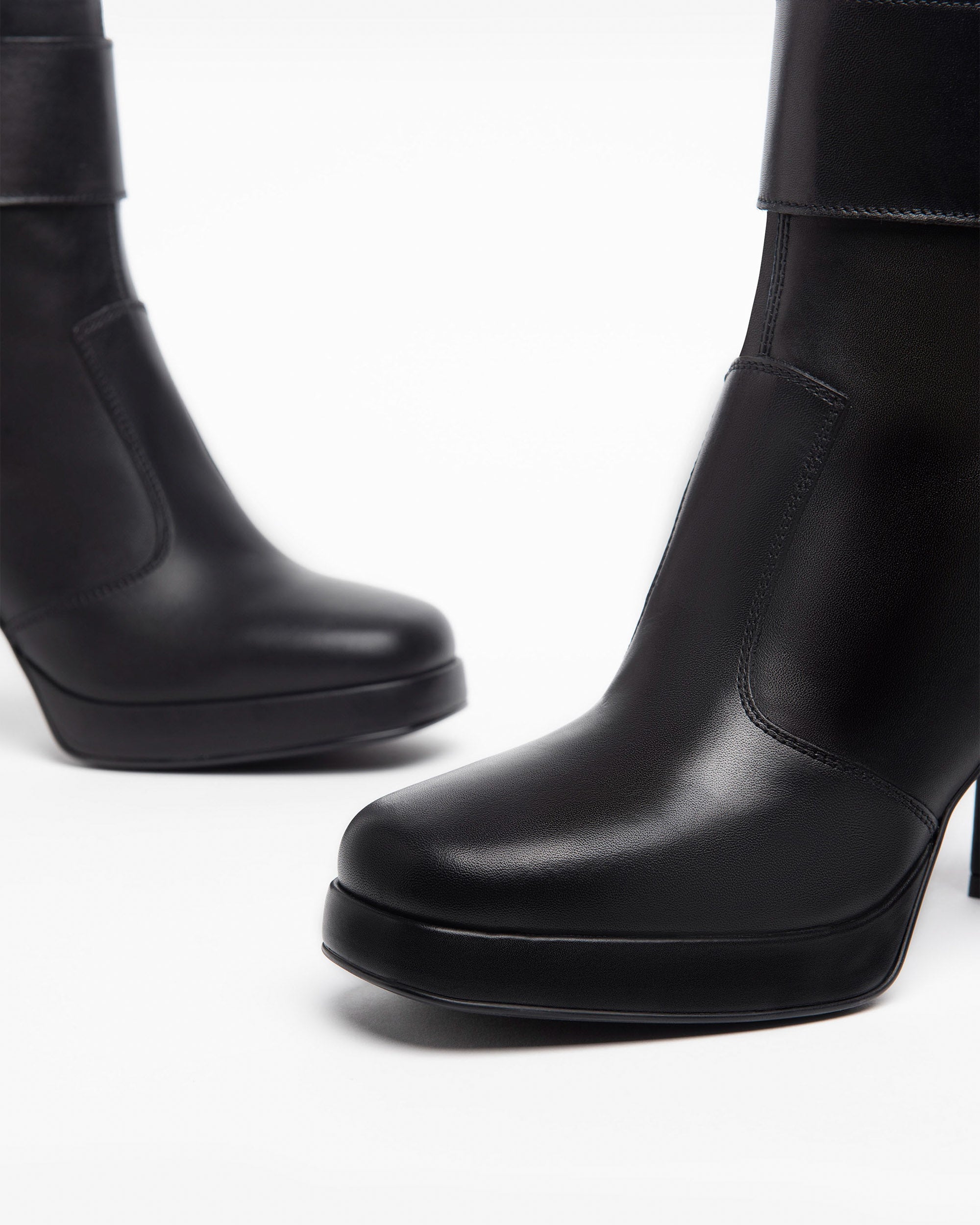  Damen-Ankle-Boots aus Leder