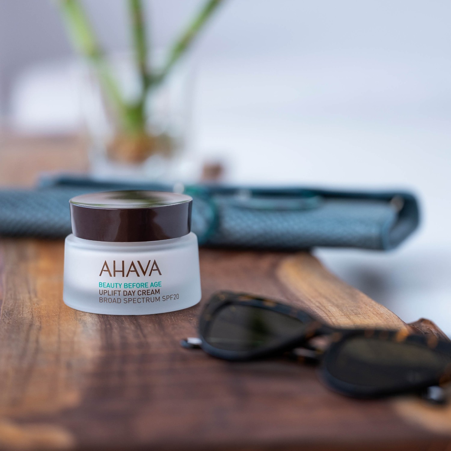 AHAVA Uplift Day Cream SPF20