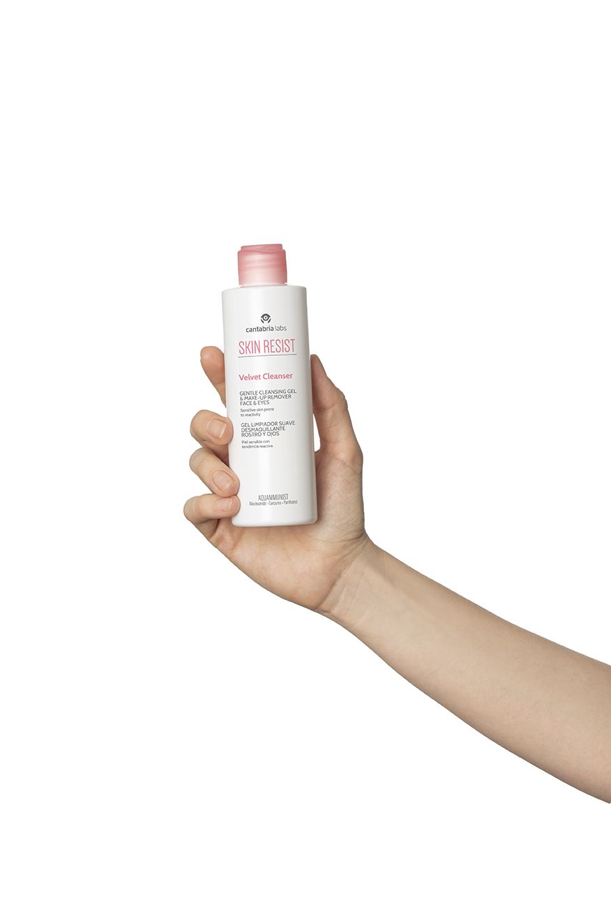 Skin Resist Velvet Cleanser Nježni gel za čišćenje lica i očiju Proizvod za čišćenje lica iz ljekarne