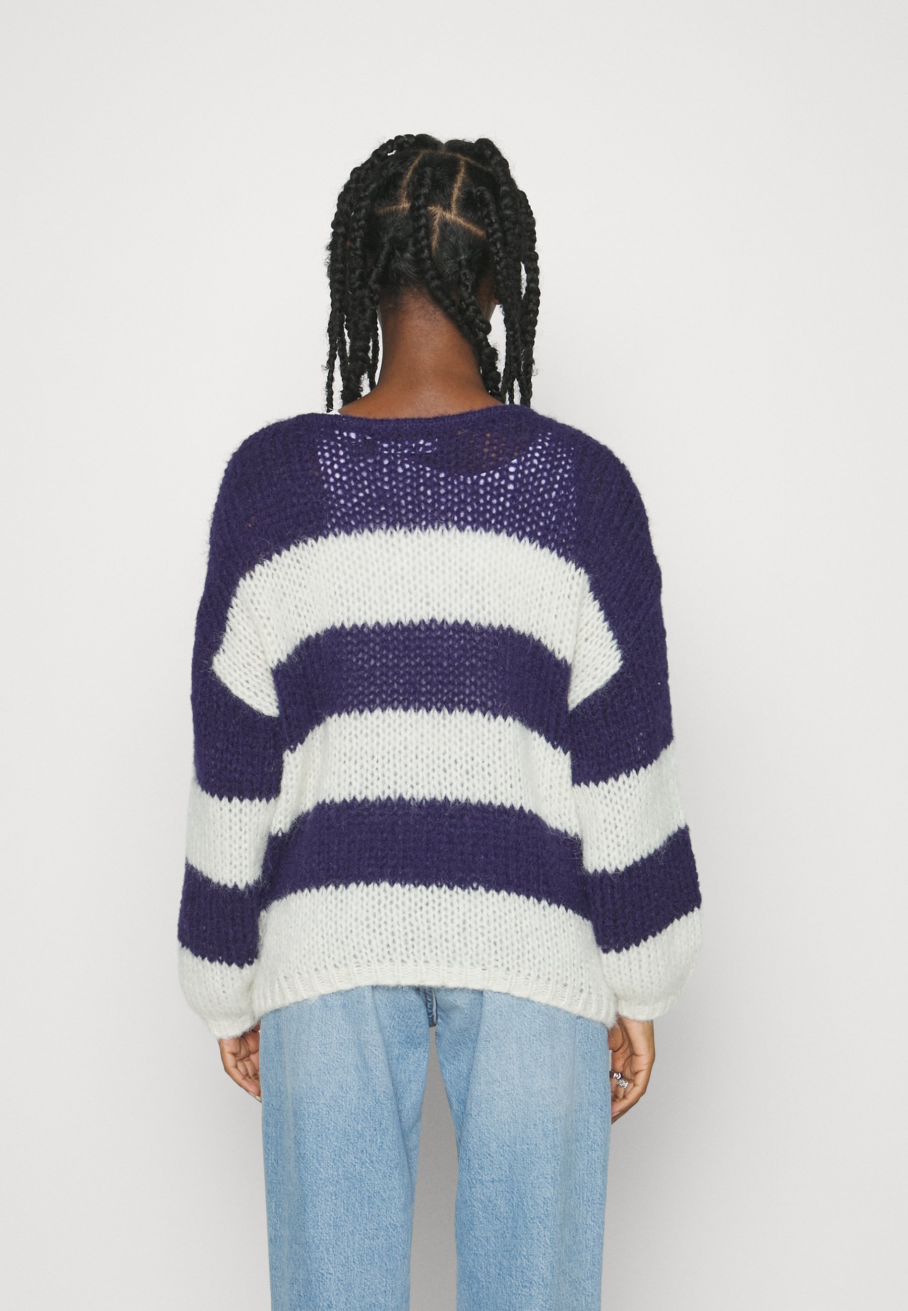 Vero Moda Petite VMERIN STRIPE V-NECK - Jumper - astral aura/birch
