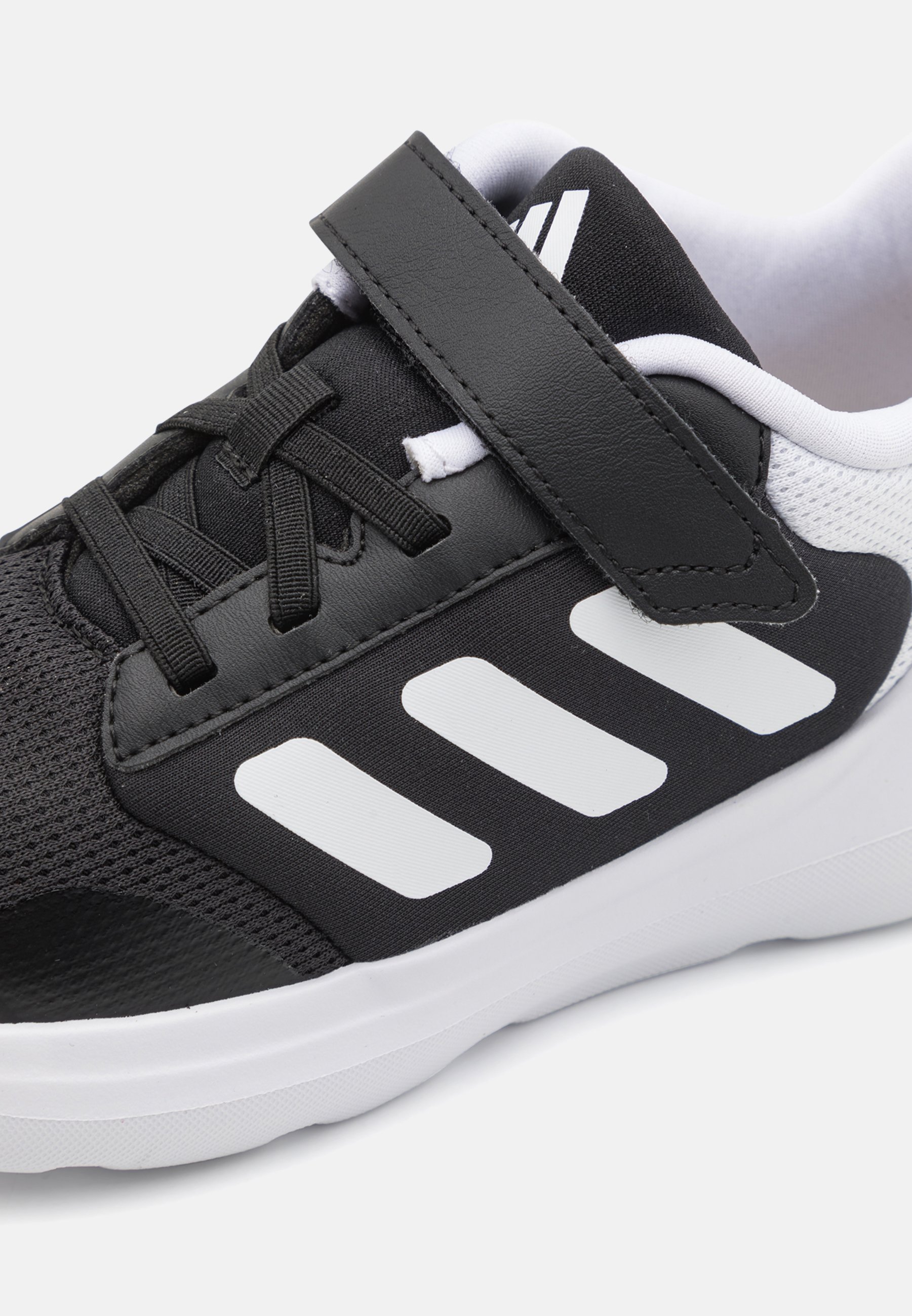 adidas Performance TENSAUR - Hardloopschoenen voor op de weg - core black/footwear white