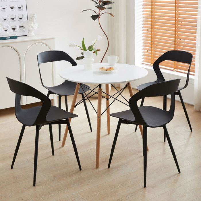 Conjunto de 6 cadeiras de jantar - estilo escandinavo - cadeiras de plástico com pés de metal - pretas