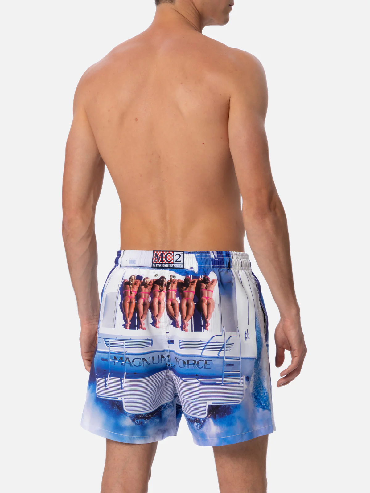 Heren Gustavia Mid-Length Zwembroek | Print met meisjes op een boot | Elastische tailleband | Klassieke pasvorm | Magnum Marine Special Edition | MC2 Saint Barth