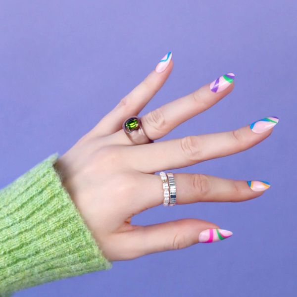 Lottie London Stay Press'D sulle unghie - Spirali su spirali