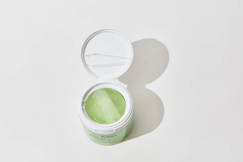 Biodance Sea Kelp Gel Toner Pads sú upokojujúce a tonizujúce pleťové tampóny.