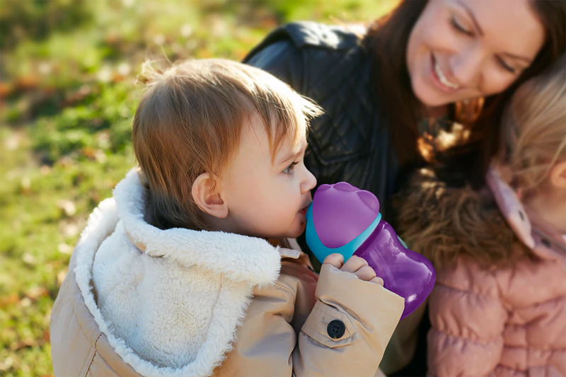 Copo Philips Avent Bendy Straw SCF796/02 para bebês a partir de 9 meses com canudo flexível.