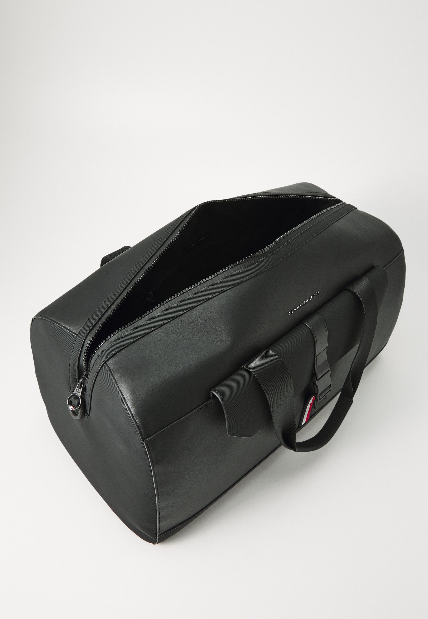 Tommy Hilfiger FOUNDATION DUFFLE - Weekendveske - black