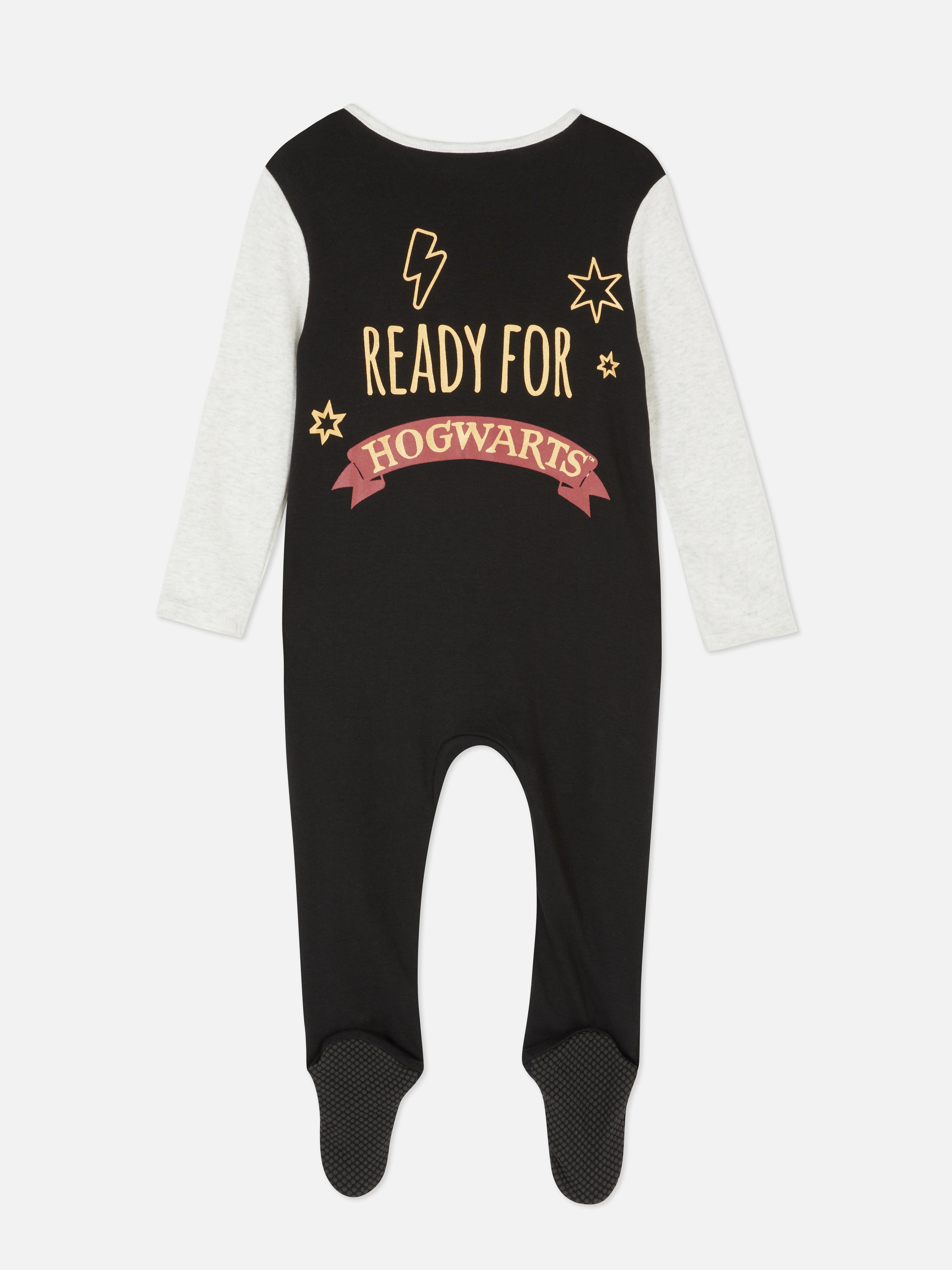 Pijama Harry Potter™ Gryffindor Bebelușul tău arată magic în acest pijamale cu nasturi și mâneci lungi.