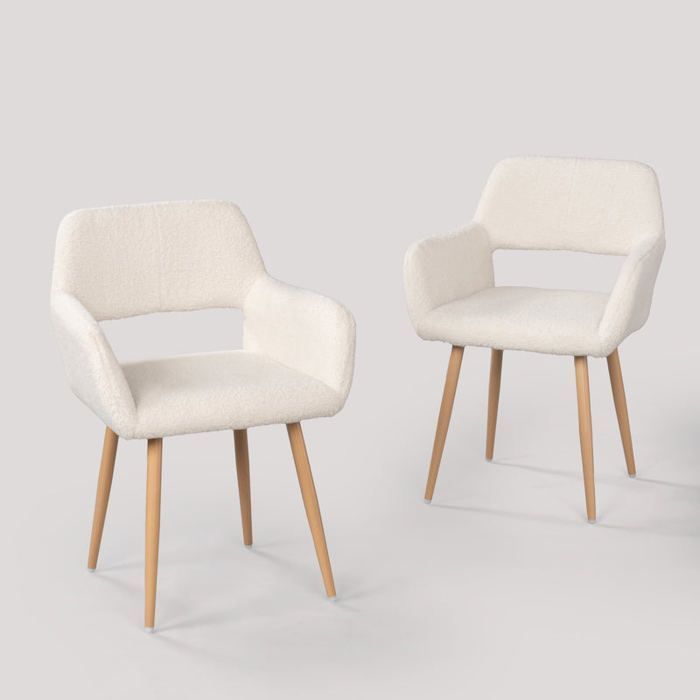 MUEBLES ACOGEDORES Juego de 2 sillas de comedor escandinavas con reposabrazos en tela de piel de oveja beige con bucles - CROMWELL