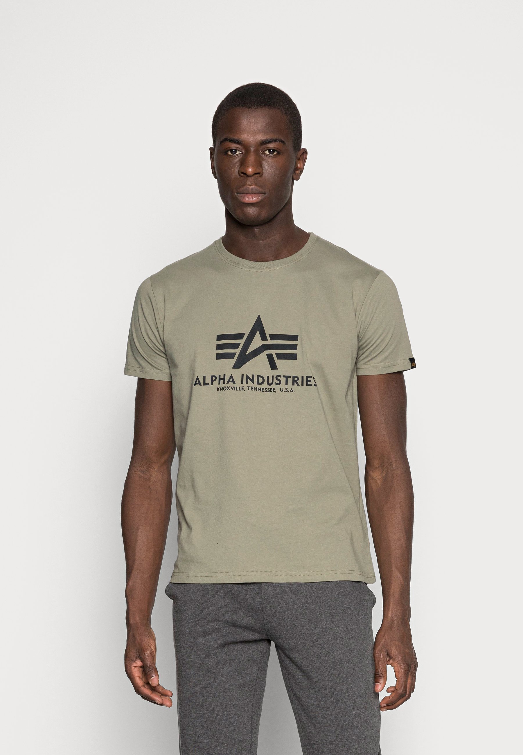 T-shirt imprimé Alpha Industries - olive