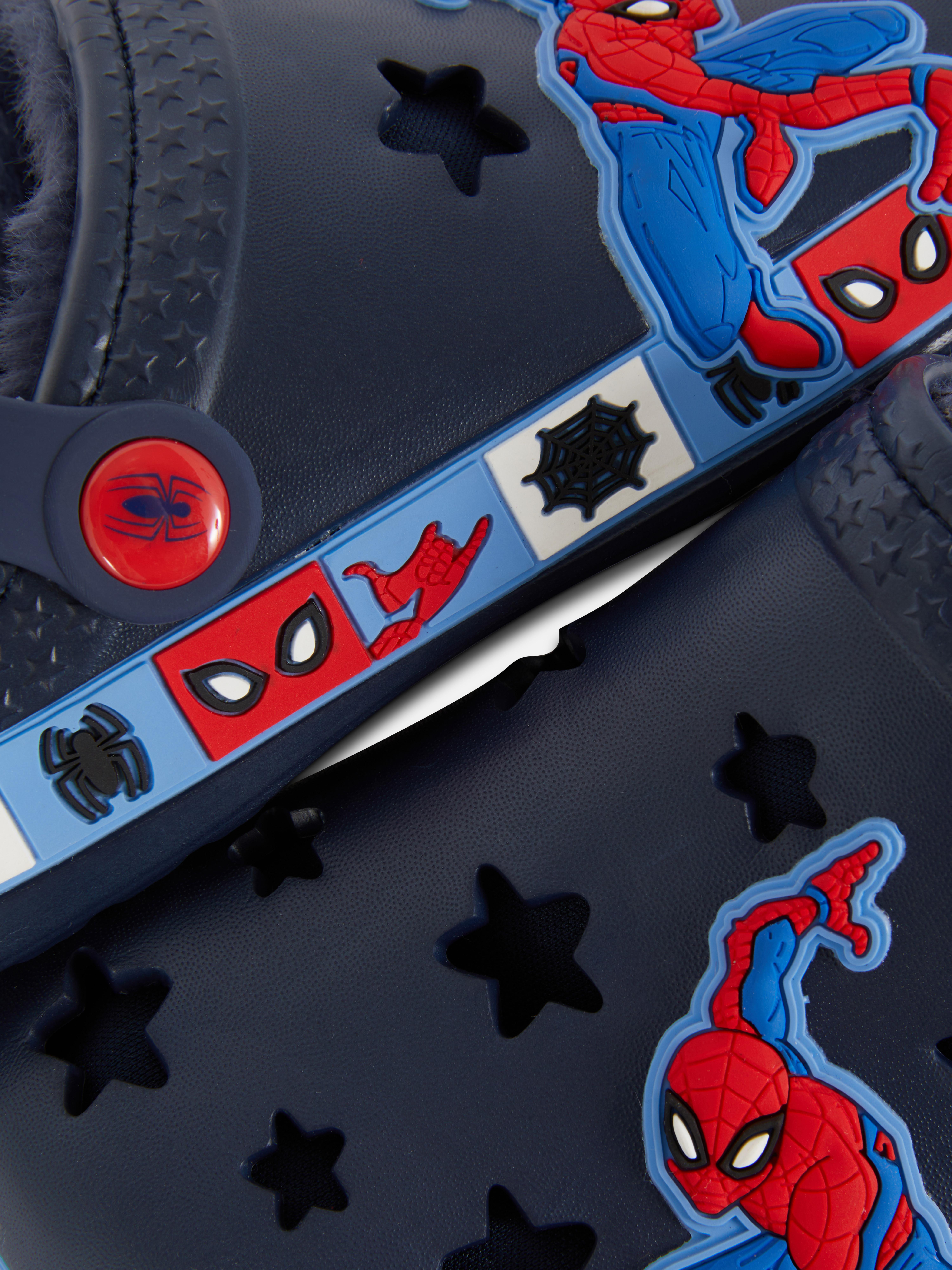 Saboți cu blană artificială Saboți MARVEL Spider-Man cu căptușeală din blană artificială și grafică Spider-Man