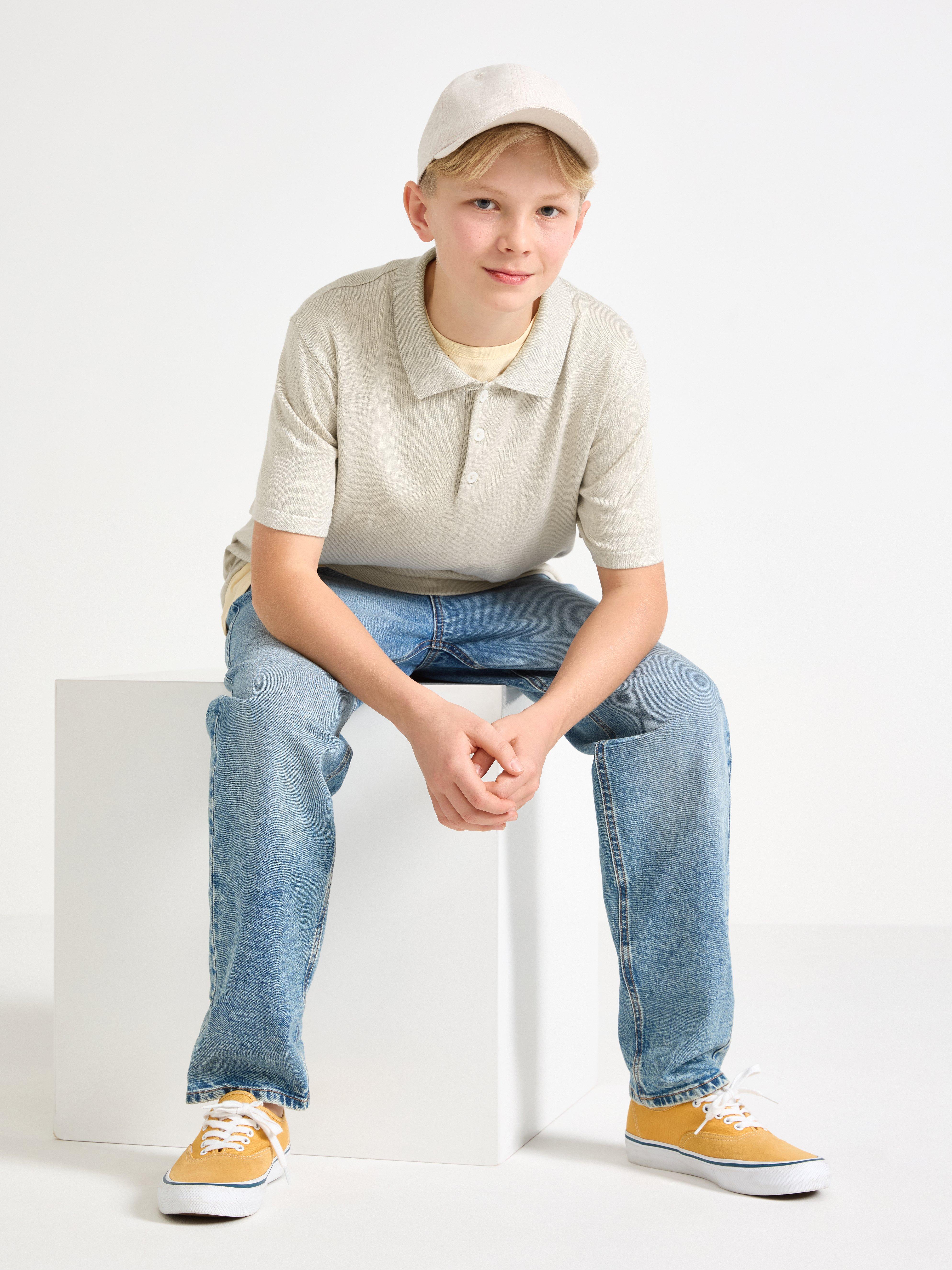 Camisa polo de malha fina, cor branco escuro acinzentado