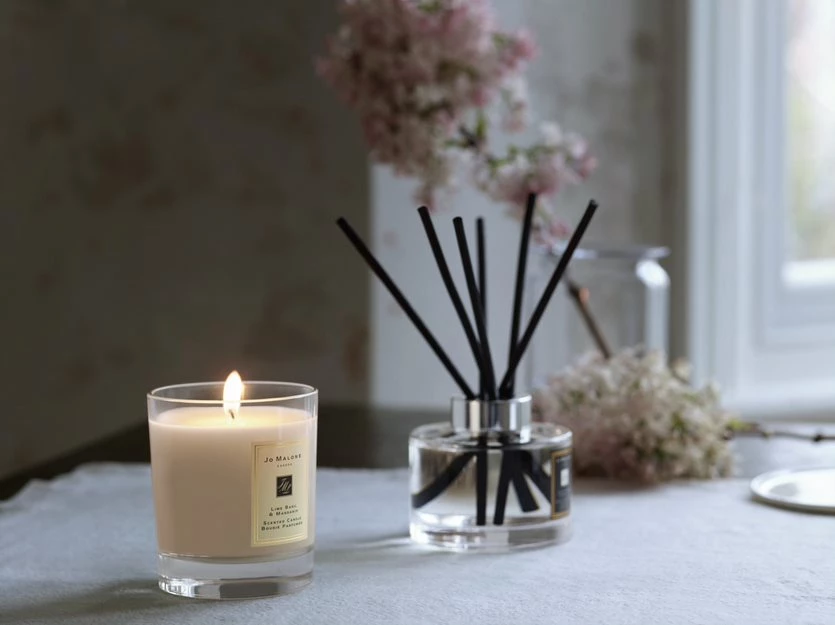 Mirisna svijeća s limetom, bosiljkom i mandarinom 200 g - Jo Malone London