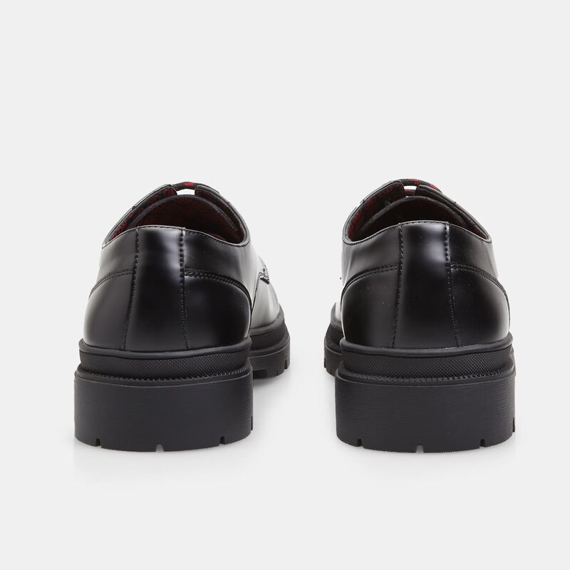 Buty sportowe Bata Red Label z podeszwą sznurowaną