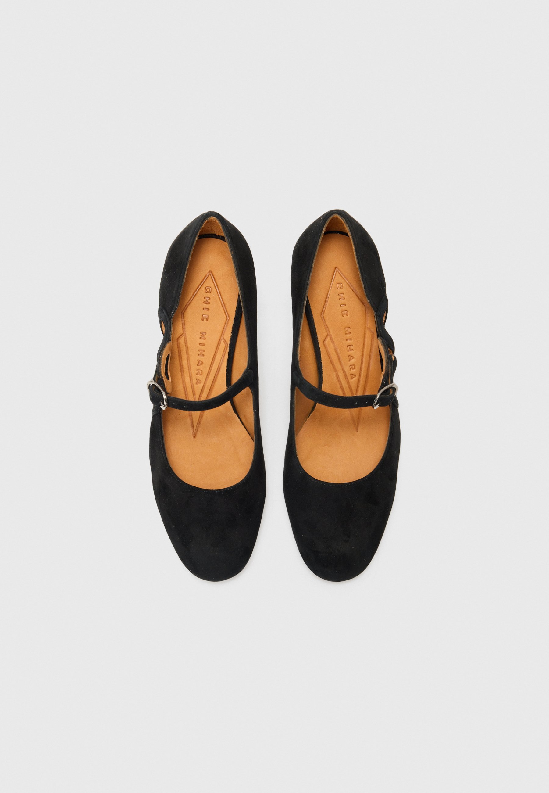 Escarpins classiques Chie Mihara AIDA - noirs