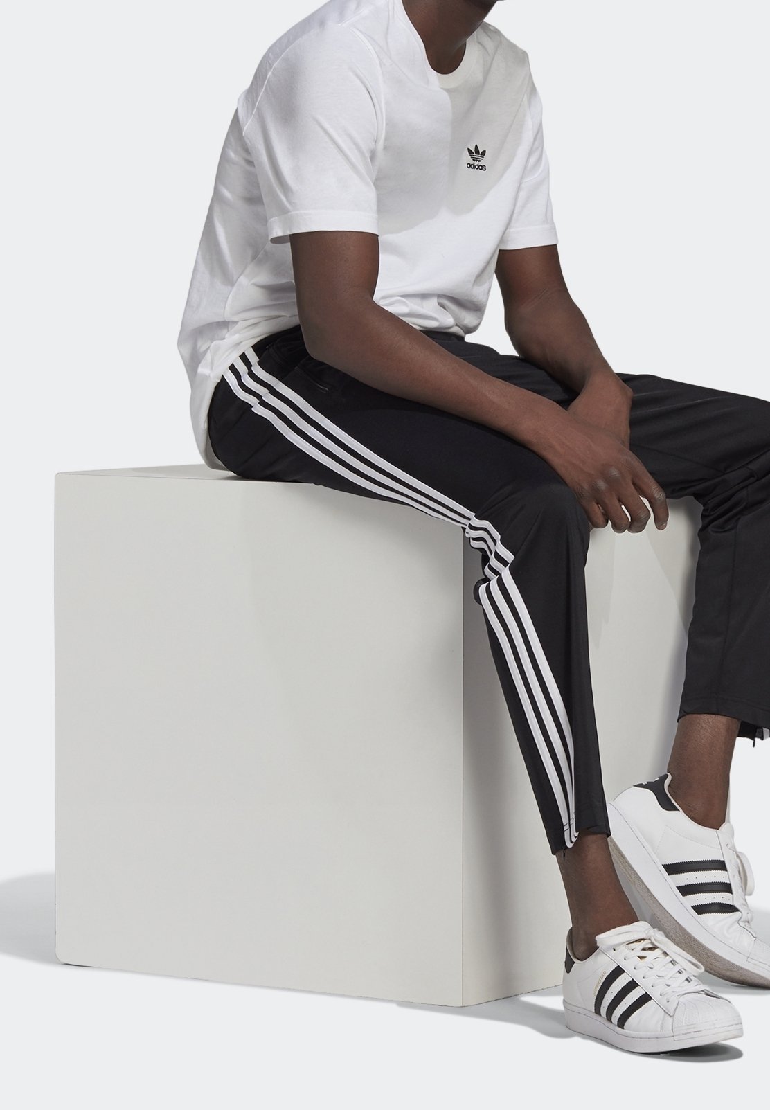 adidas Originals dressipüksid - mustad