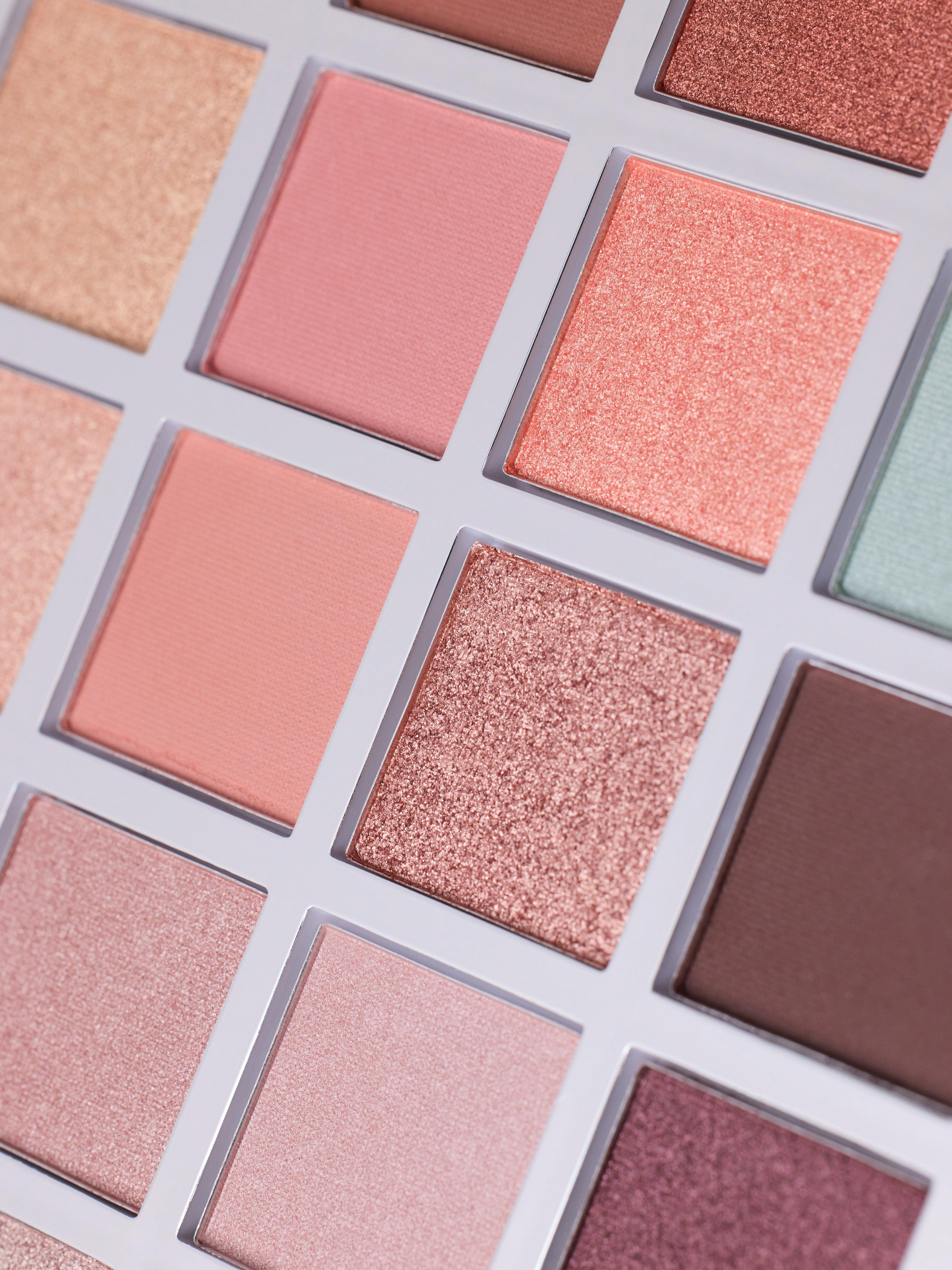 Paleta očních stínů PALETA OČNÍCH STÍNŮ 28 Č. 2