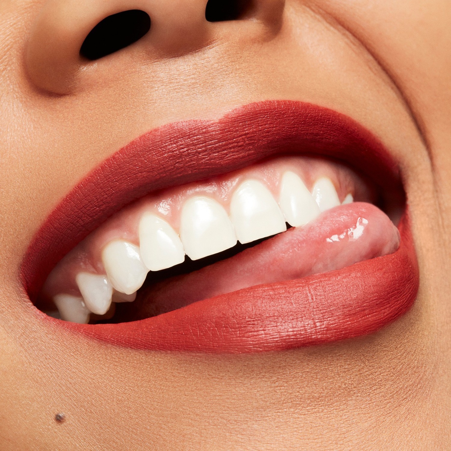 MAC Lippenstift Susipažinkite su savo matiniais Retro Matte skystais lūpų dažais - 5 ml