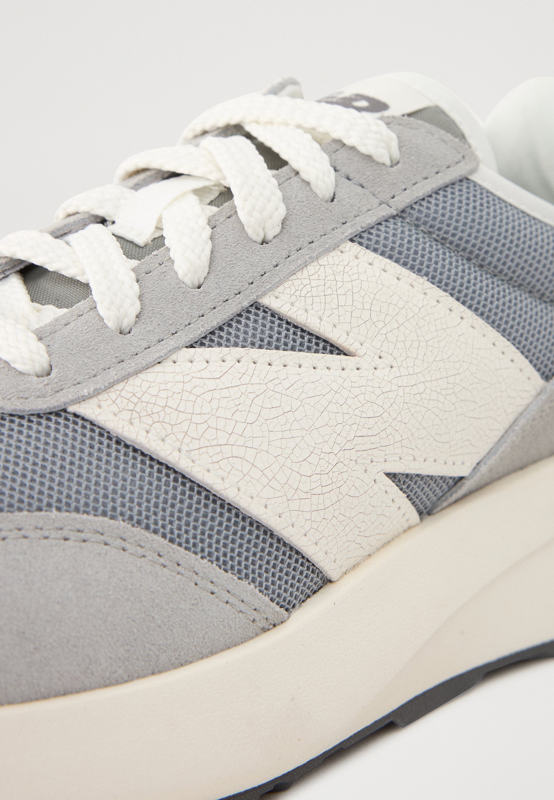 New Balance 370 - Sneakers - beton