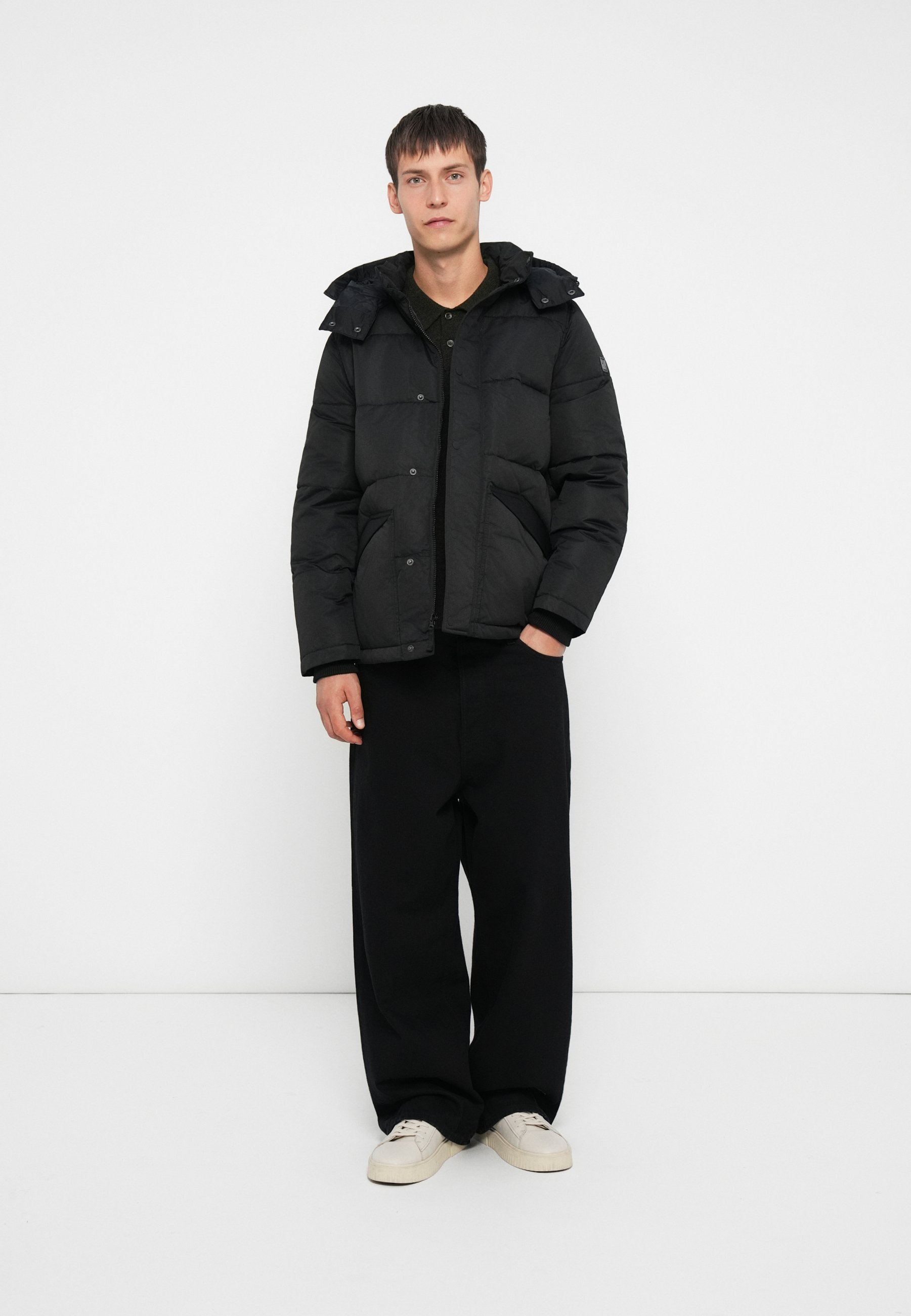 GAP Kapuzen-Daunenjacke mit Logo – Wintermantel – schwarz